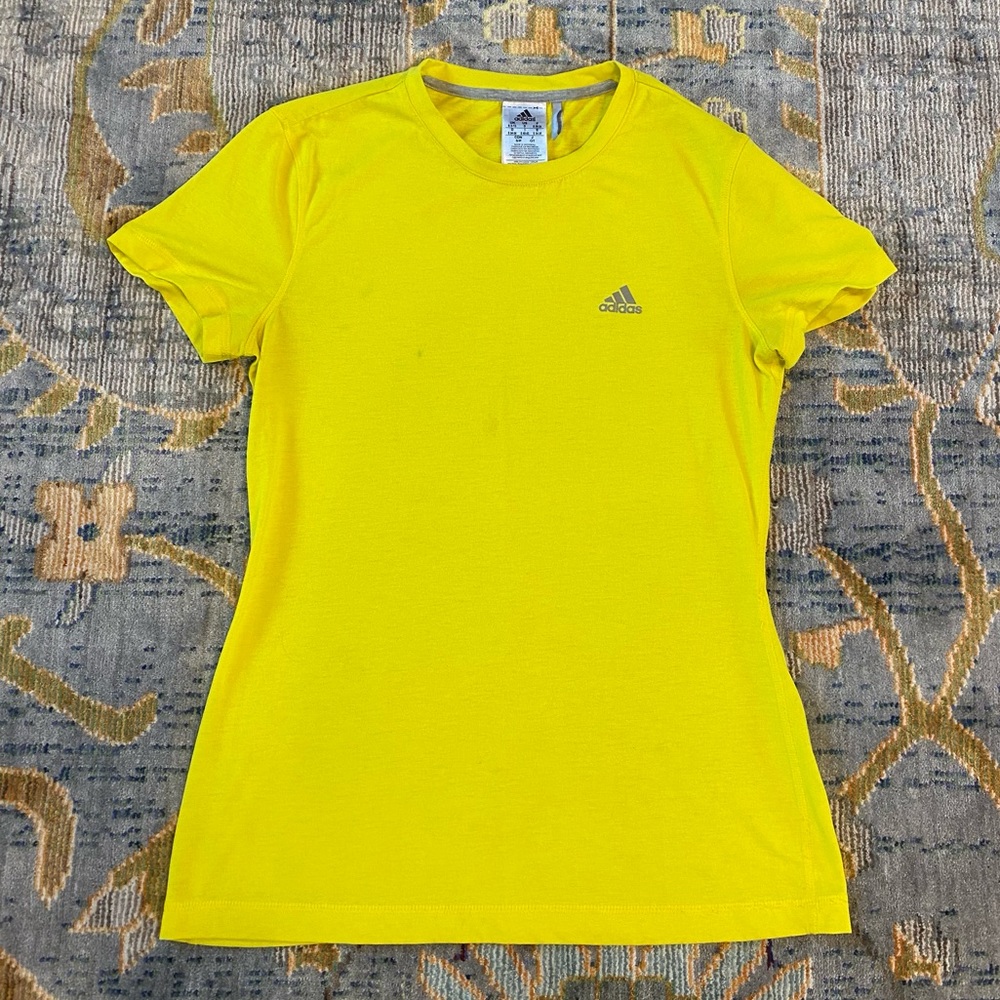 Adidas climalite women’s size small yellow shirt sleeve shirt